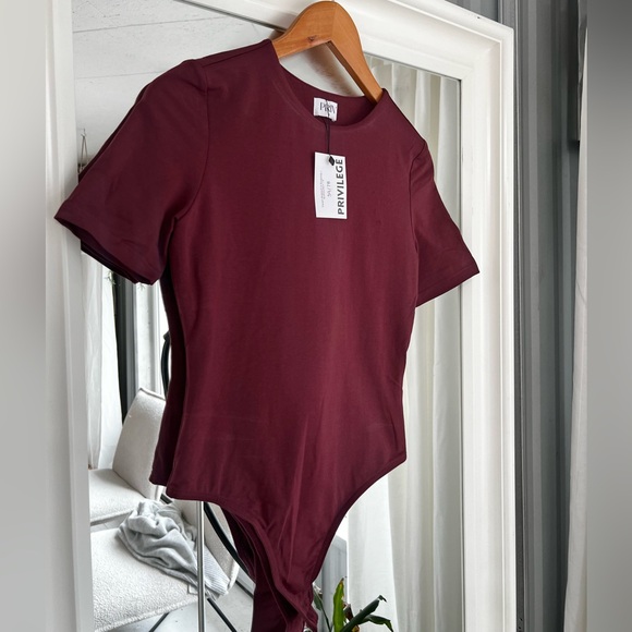 PRIV short sleeve body suit - Picture 2 of 3